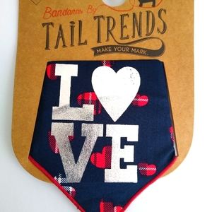 Tail Trends dog bandana, scoop-neck bandana Love style# 101088-M  sz M